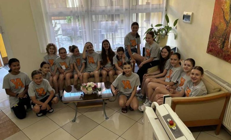 U12/VIDEO: Prvý duel dievčatám nevyšiel, druhý už áno, hoci len tesne