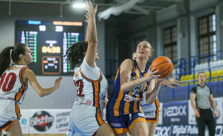 U18/VIDEO: Štuttgart padol, do druhej etapy s bilanciou 3-1